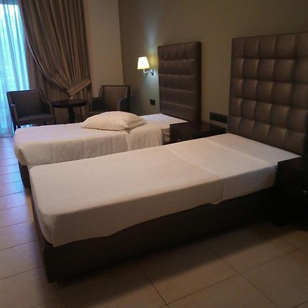 Amalias Hotel Kourouta Exterior photo